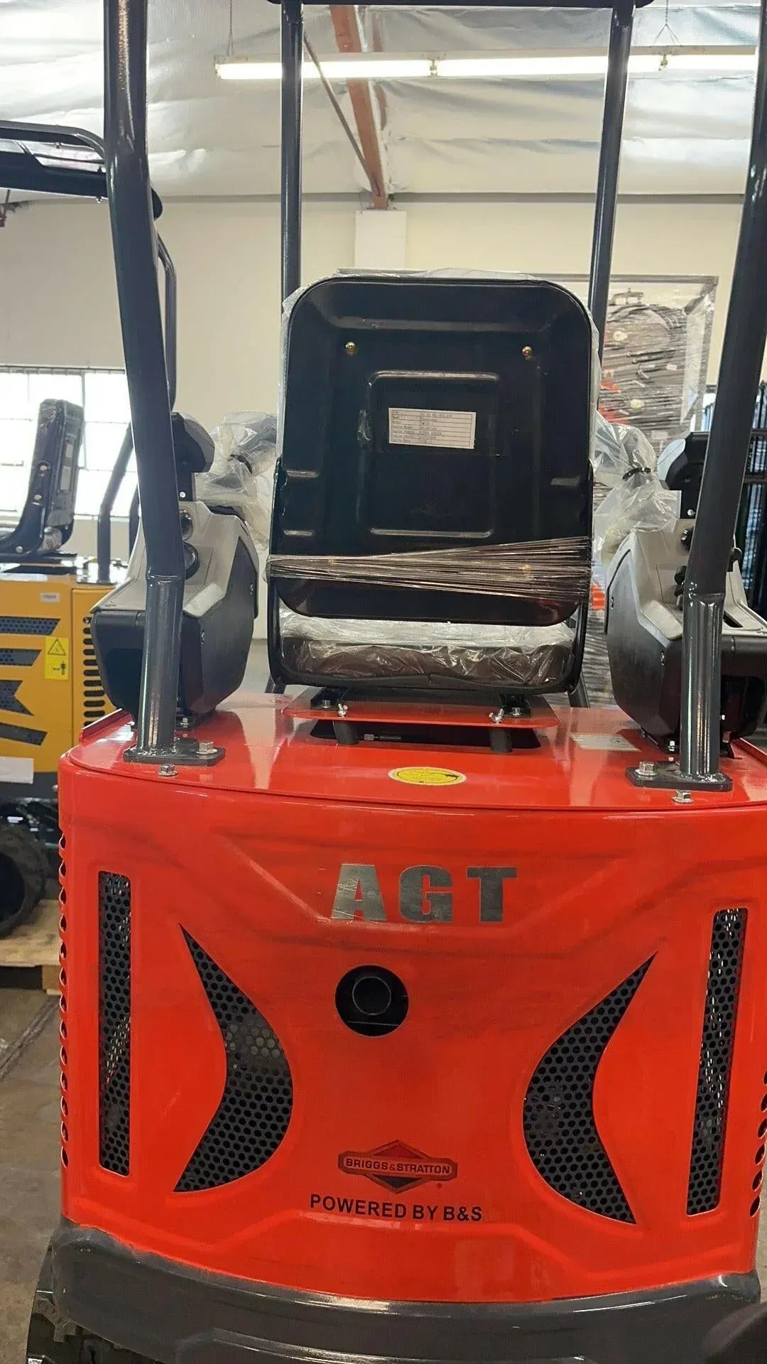 AGT DM12X-C Mini Excavator – Pilot Control, Swing Boom, Hydraulic Thumb by Bidadoo