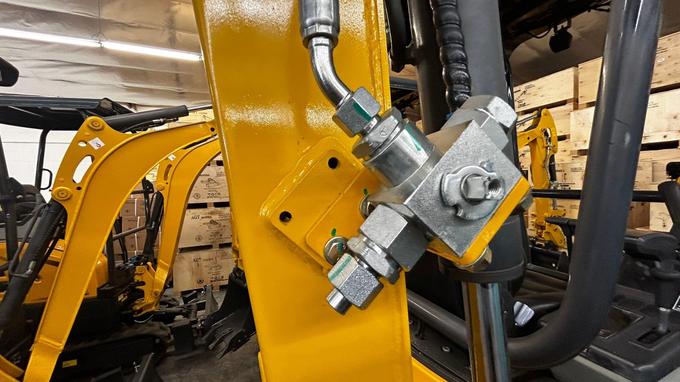 AGT Shantui 1.8-Ton Mini Excavator with Kubota Engine and Swing Boom by Bidadoo