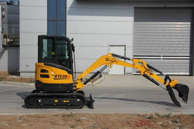 2.8 Ton, Mini Excavator w/ Diesel Engine | CFG-STE35SR