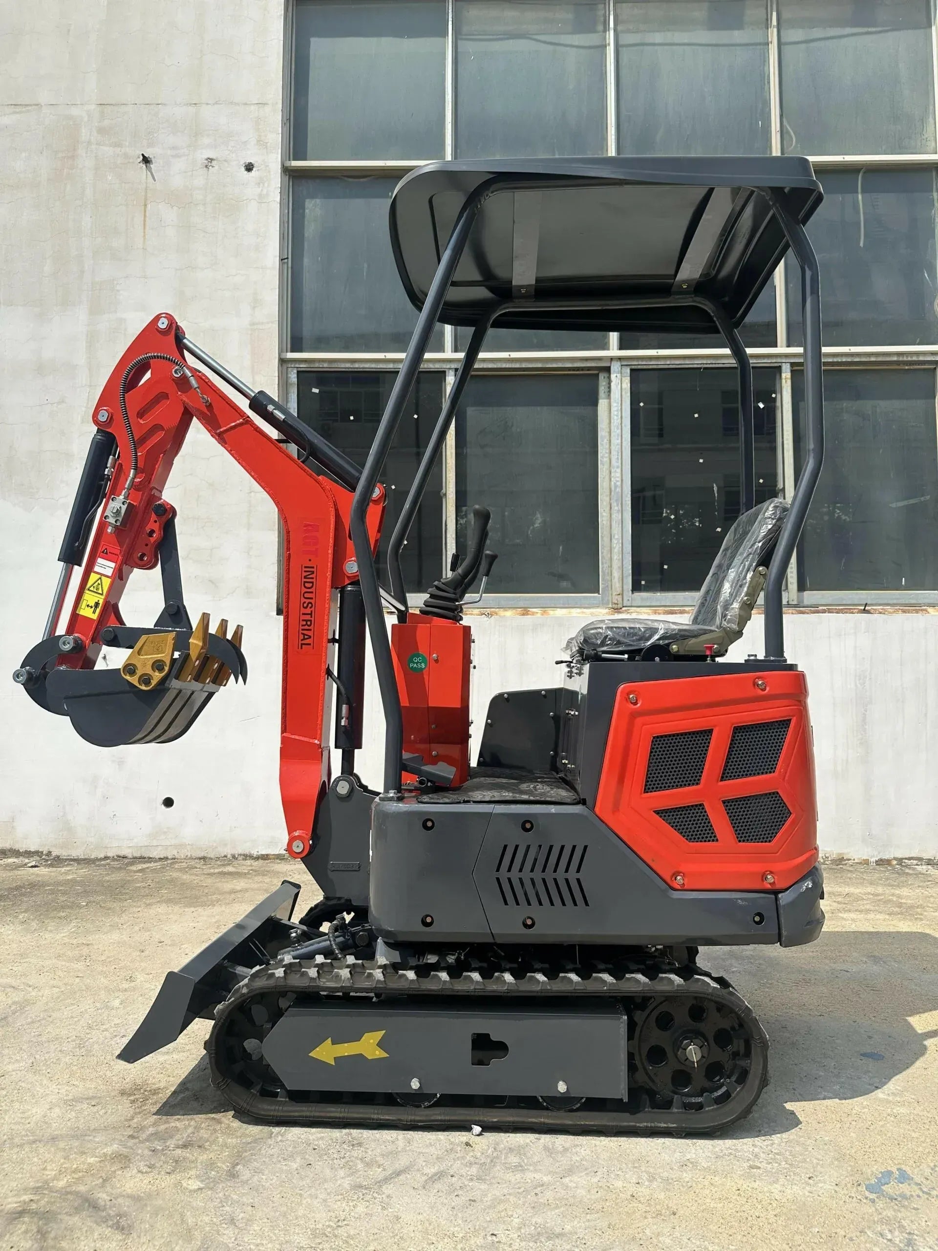 1 Ton, B&S Engine Mini & Small Excavator | AGT-DJ14