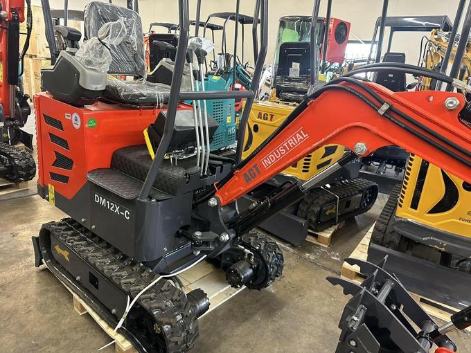 AGT DM12X-C Mini Excavator – Pilot Control, Swing Boom, Hydraulic Thumb by Bidadoo