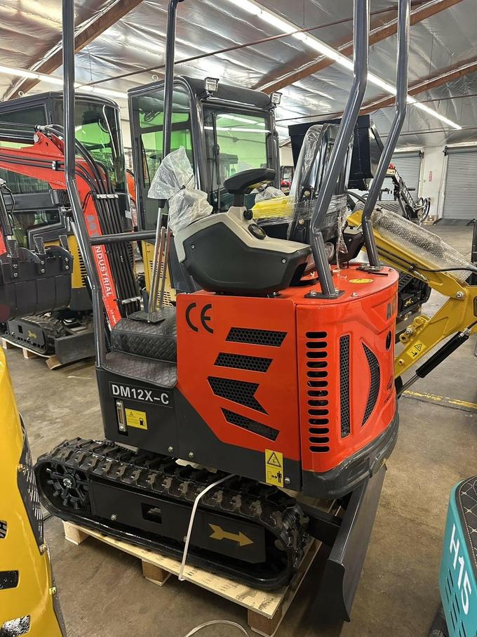 AGT DM12X-C Mini Excavator – Pilot Control, Swing Boom, Hydraulic Thumb by Bidadoo