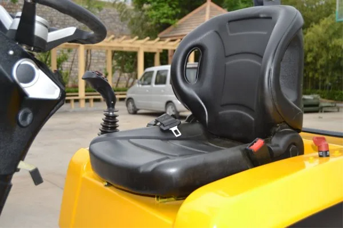 New TYPHON Wheel Loader with Kubota D1105 engine 24 hp 1 ton Load USA