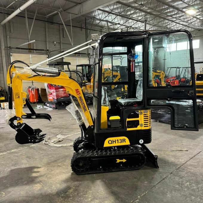 AGT QH13R 1‑Ton Gasoline Mini Excavator with Enclosed Cab